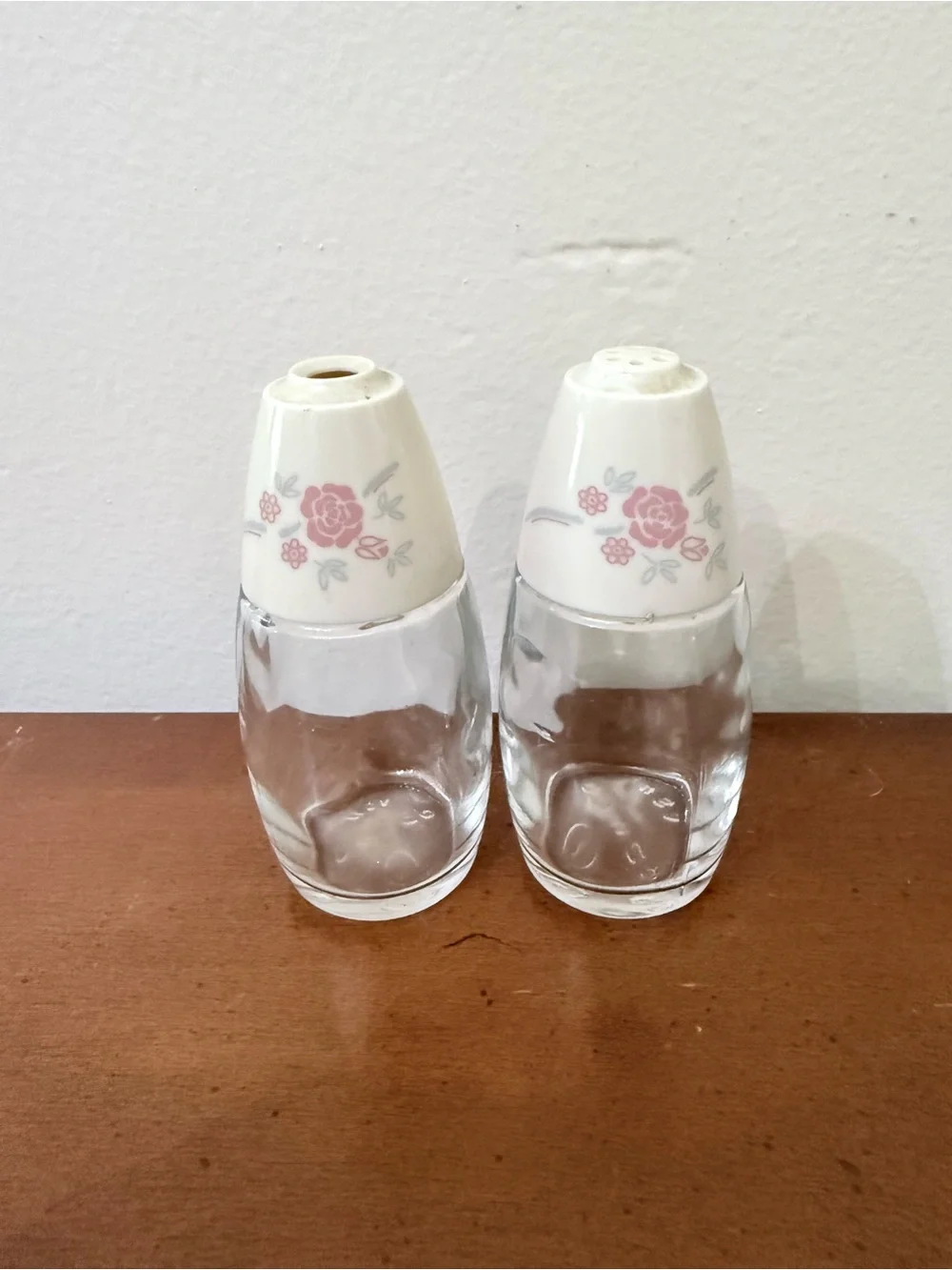 Vintage Corelle Corning Gemco English Breakfast Salt & Pepper Shakers Cottage